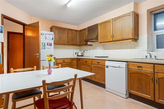 17 Alma Court, Alma Road, Monkstown, Co. Dublin