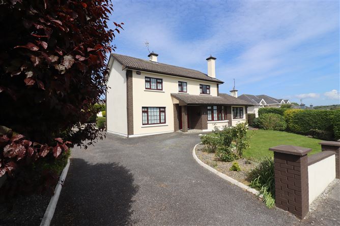 https://photos-a.propertyimages.ie/media/5/2/1/4955125/5113e809-1e62-4a99-af9c-bd49e7cab79d_l.jpg