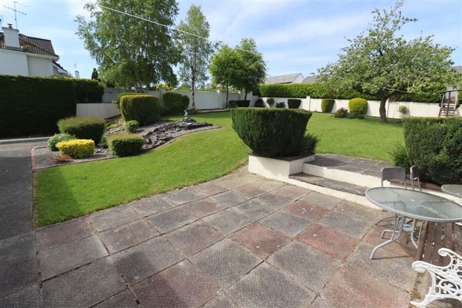 https://photos-a.propertyimages.ie/media/5/2/1/4955125/5113e809-1e62-4a99-af9c-bd49e7cab79d_l.jpg