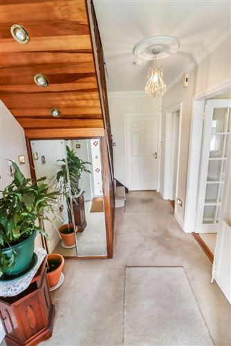 https://photos-a.propertyimages.ie/media/5/2/1/4955125/5113e809-1e62-4a99-af9c-bd49e7cab79d_l.jpg