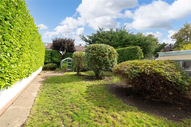 25 Woodlands Avenue, Glenageary, Cabinteely, Dublin 18