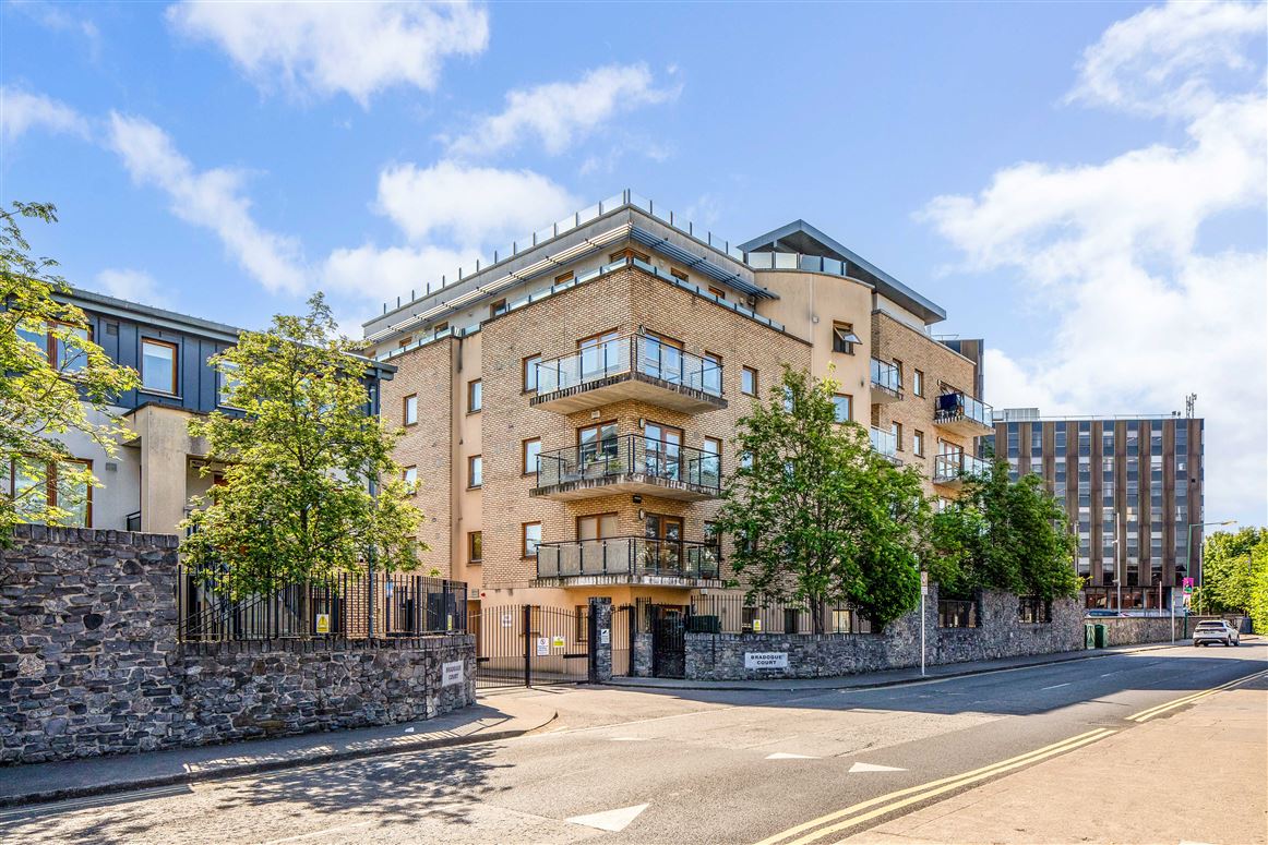 3 Bradogue Court, Annamoe Road, Cabra, Dublin 7