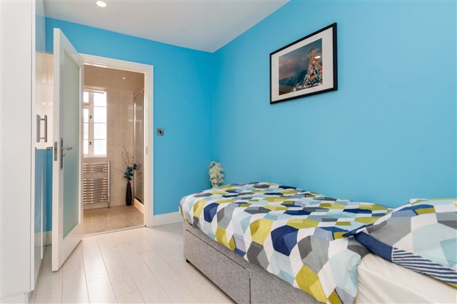 31 The Drive, Cypress Downs, Templeogue, Dublin 6W
