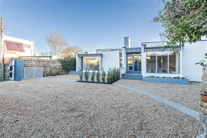 Mews 1, Rere of 10 Sandycove Avenue West, Sandycove, County Dublin