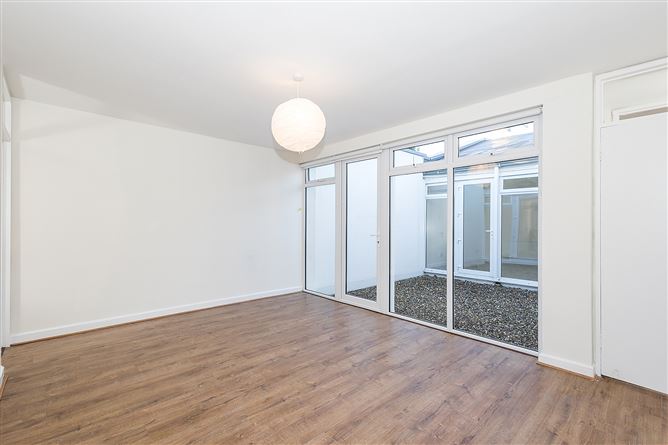 Mews 1, Rere of 10 Sandycove Avenue West, Sandycove, County Dublin