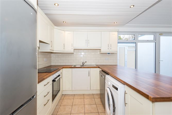 Mews 1, Rere of 10 Sandycove Avenue West, Sandycove, County Dublin