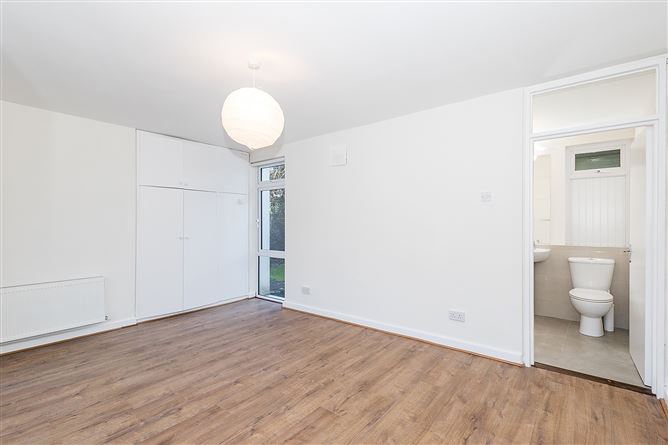 Mews 1, Rere of 10 Sandycove Avenue West, Sandycove, County Dublin