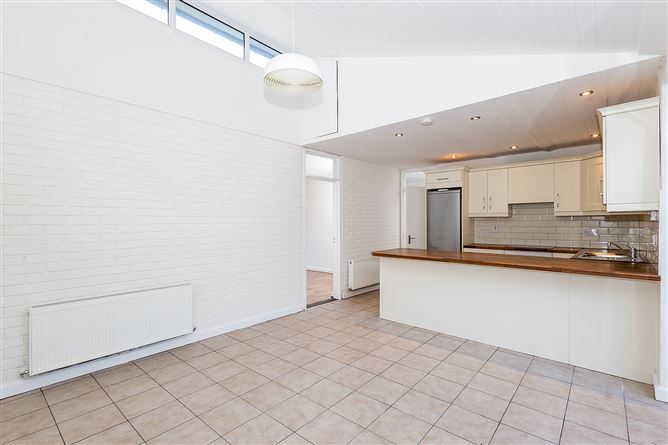 Mews 1, Rere of 10 Sandycove Avenue West, Sandycove, County Dublin
