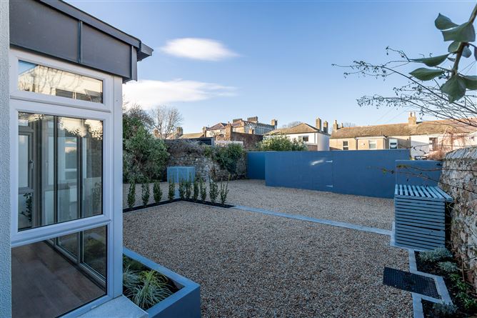 Mews 1, Rere of 10 Sandycove Avenue West, Sandycove, County Dublin