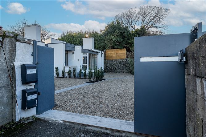 Mews 1, Rere of 10 Sandycove Avenue West, Sandycove, County Dublin