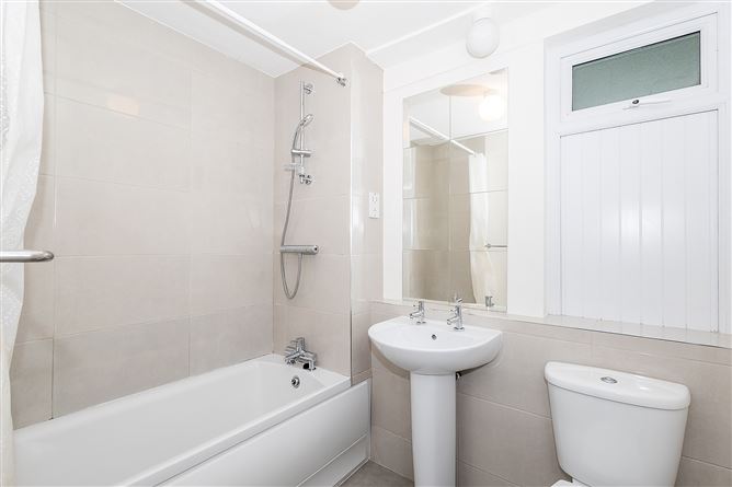 Mews 1, Rere of 10 Sandycove Avenue West, Sandycove, County Dublin