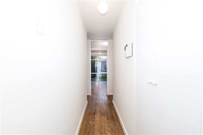 Mews 1, Rere of 10 Sandycove Avenue West, Sandycove, County Dublin