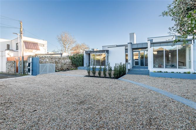 Mews 1, Rere of 10 Sandycove Avenue West, Sandycove, County Dublin