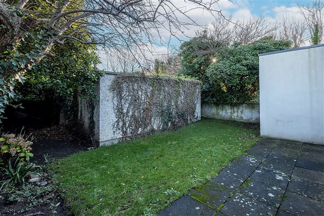 Mews 1, Rere of 10 Sandycove Avenue West, Sandycove, County Dublin