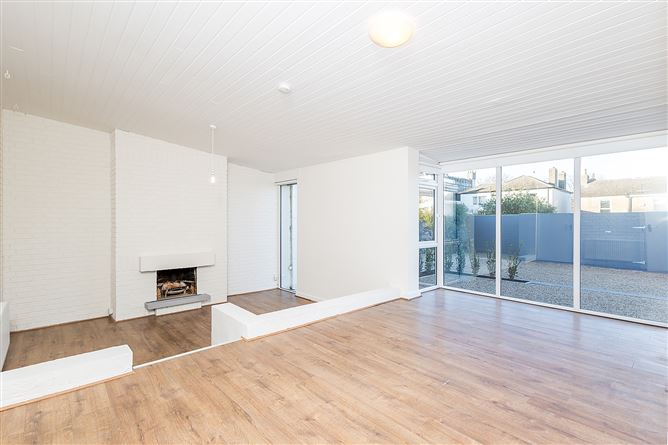 Mews 1, Rere of 10 Sandycove Avenue West, Sandycove, County Dublin
