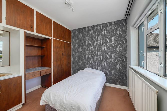 5 Leopardstown Park, Leopardstown, County Dublin