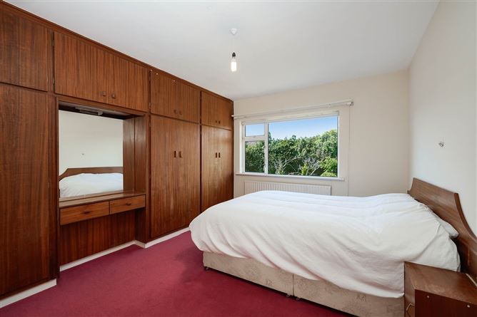 5 Leopardstown Park, Leopardstown, County Dublin