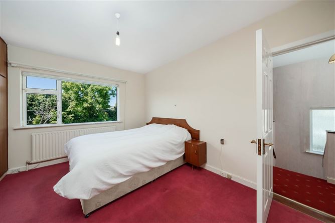 5 Leopardstown Park, Leopardstown, County Dublin