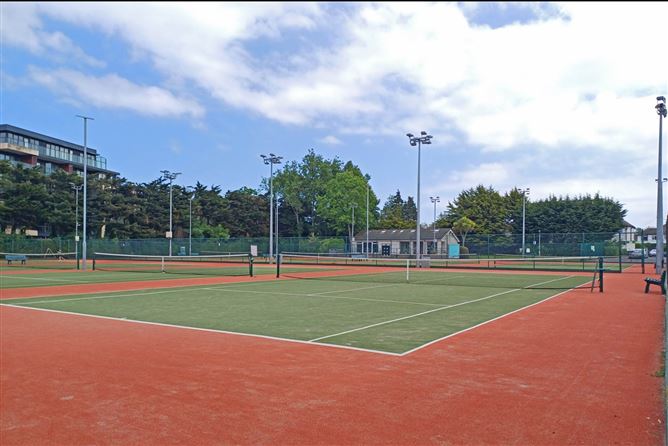 5 Leopardstown Park, Leopardstown, County Dublin