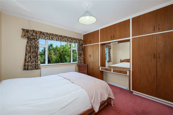 5 Leopardstown Park, Leopardstown, County Dublin