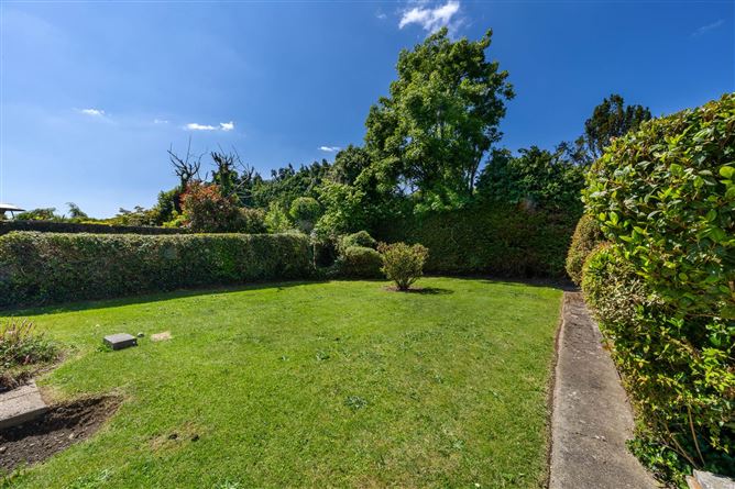 5 Leopardstown Park, Leopardstown, County Dublin