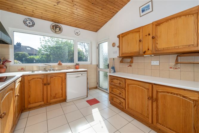 Avondale, 9 Castlegreina Park, Boreenmanna Road, Cork