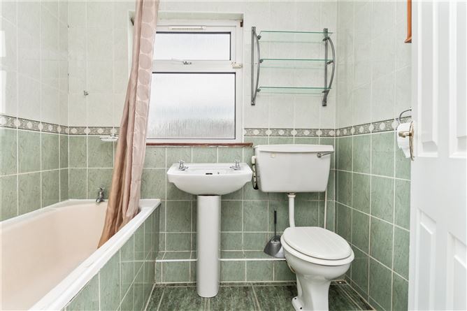 19 Hillcrest Avenue, Lucan, Co.Dublin