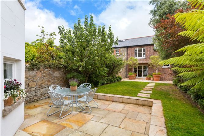 2 Elton Park, Sandycove, Co. Dublin
