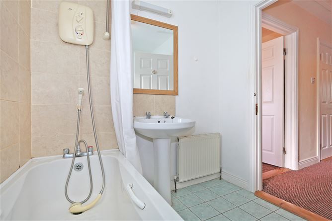 5 Dun Aras, Shannon, Co. Clare