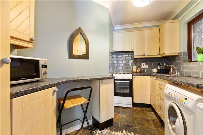 Apt 12 Pembroke Court, 75 Pembroke Road, Ballsbridge, Dublin 4