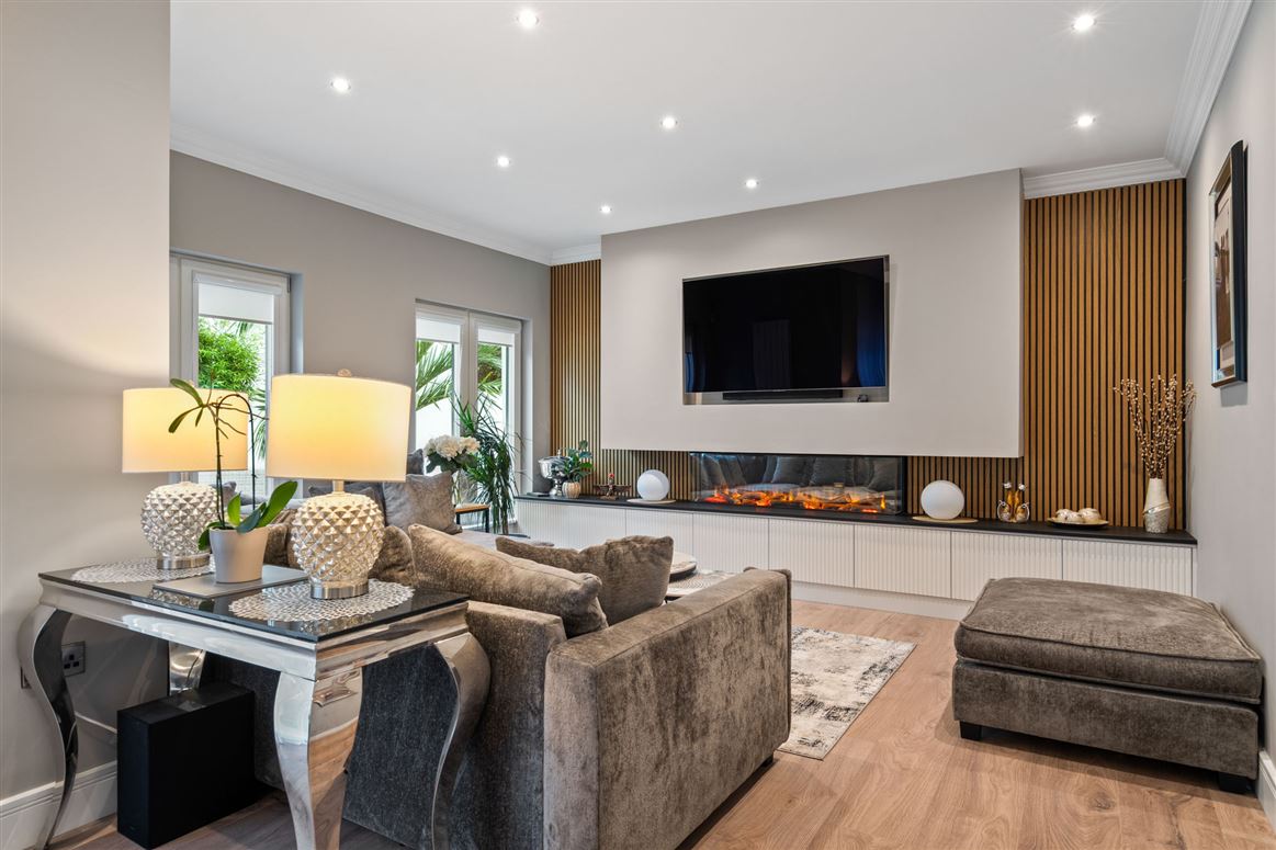 8 Churchlands, Sandyford Village, Sandyford, Dublin