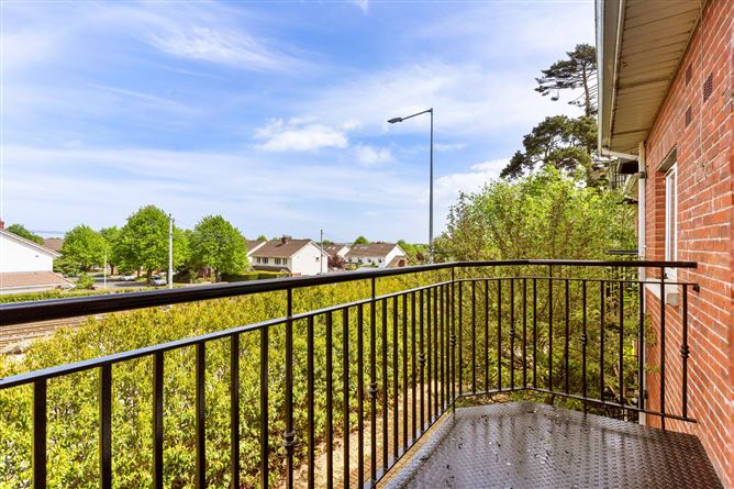 30 Castle Lawn, Kilgobbin Wood, Sandyford, Dublin 18