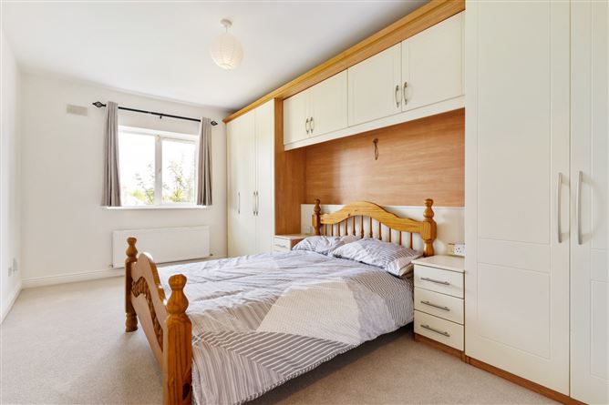 30 Castle Lawn, Kilgobbin Wood, Sandyford, Dublin 18