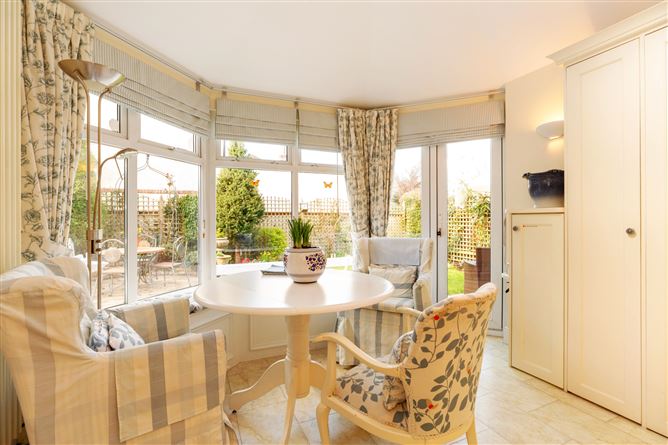 81 Hampton Park, St. Helen's Wood, Booterstown, Co. Dublin