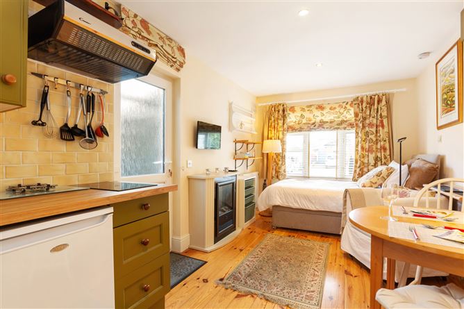 81 Hampton Park, St. Helen's Wood, Booterstown, Co. Dublin