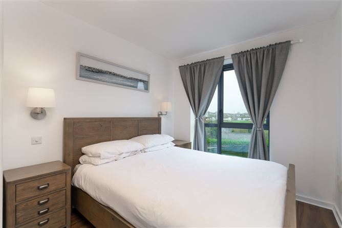Apt. 5 Beacon, Royal Canal Park, Ashtown, Dublin 15