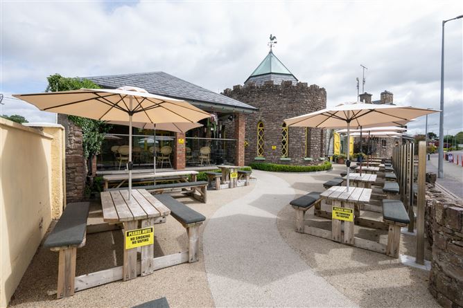 The Auld Triangle, Macroom, Cork