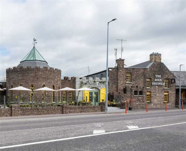 The Auld Triangle, Macroom, Cork