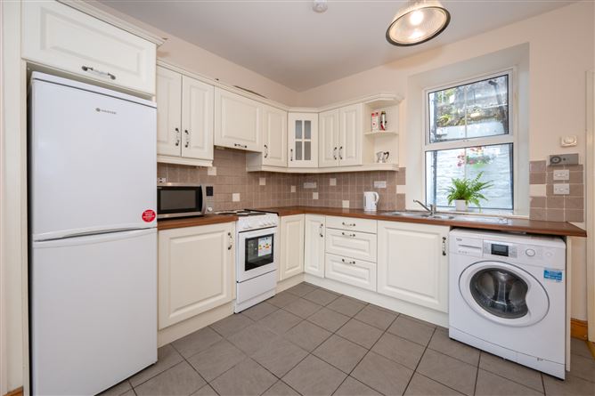 1 Strawberry Cottages, Lee Road, Cork