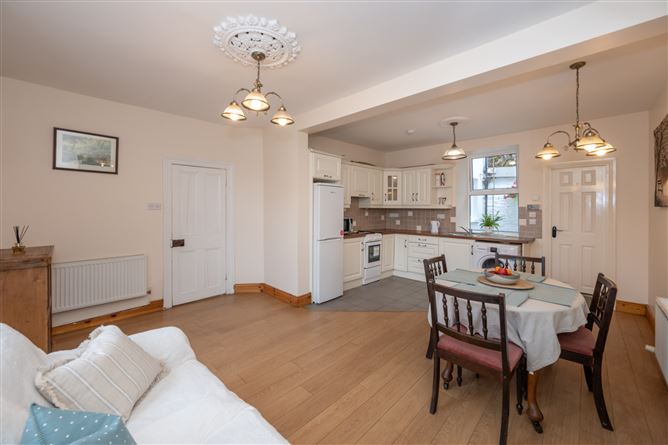 1 Strawberry Cottages, Lee Road, Cork