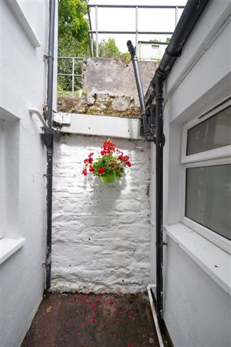 1 Strawberry Cottages, Lee Road, Cork