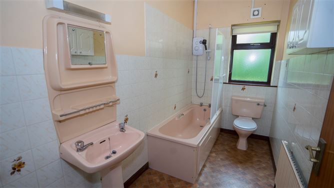 Photo 15 of 23 — 10 Doylesfort Grove, Dundalk, Co. Louth