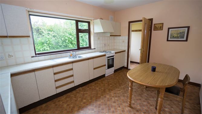 Photo 10 of 23 — 10 Doylesfort Grove, Dundalk, Co. Louth