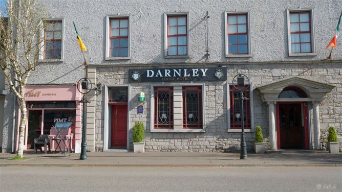 https://photos-a.propertyimages.ie/media/5/2/5/5004525/c5829e3b-3135-46e5-ae69-810f9e3c194e_l.jpeg