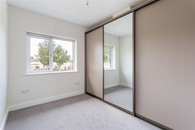1a Hillcrest Court, Lucan, Dublin
