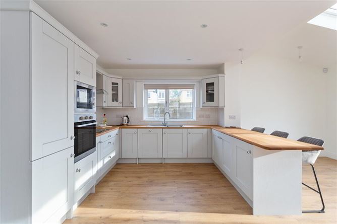 1a Hillcrest Court, Lucan, Dublin