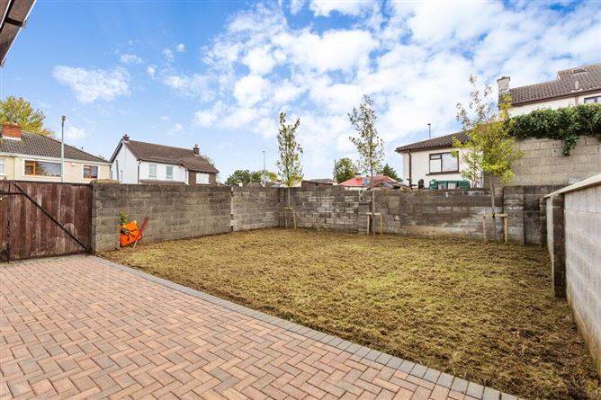 1a Hillcrest Court, Lucan, Dublin