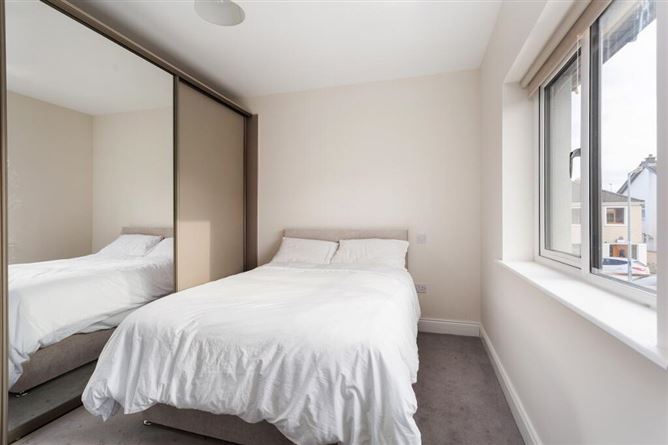 1a Hillcrest Court, Lucan, Dublin