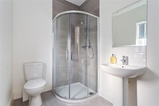 1a Hillcrest Court, Lucan, Dublin