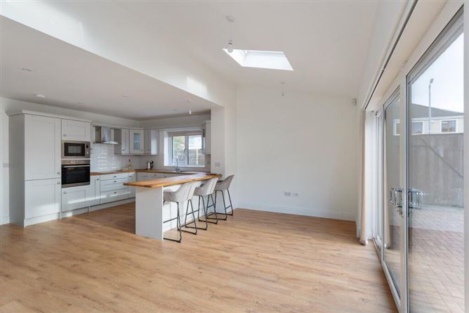 1a Hillcrest Court, Lucan, Dublin